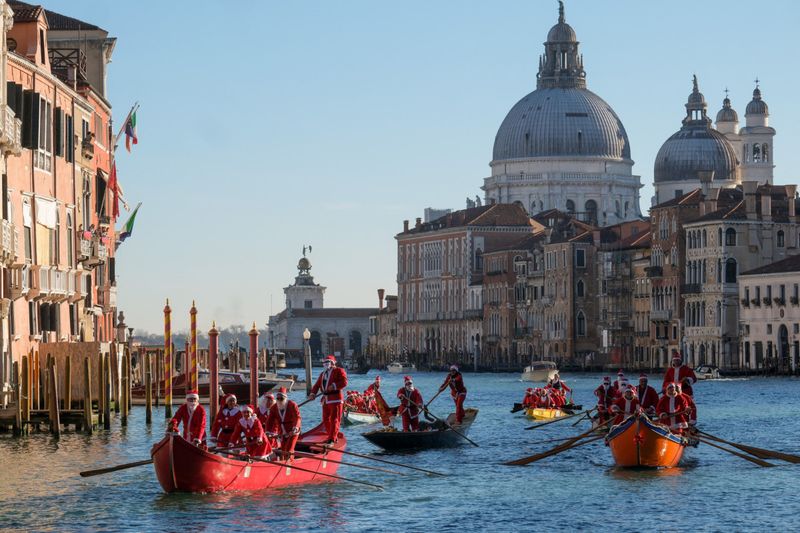 Copy of 2023-12-17T113309Z_566507184_RC2XY4AP4SSZ_RTRMADP_3_CHRISTMAS-SEASON-ITALY-VENICE-1703045004205