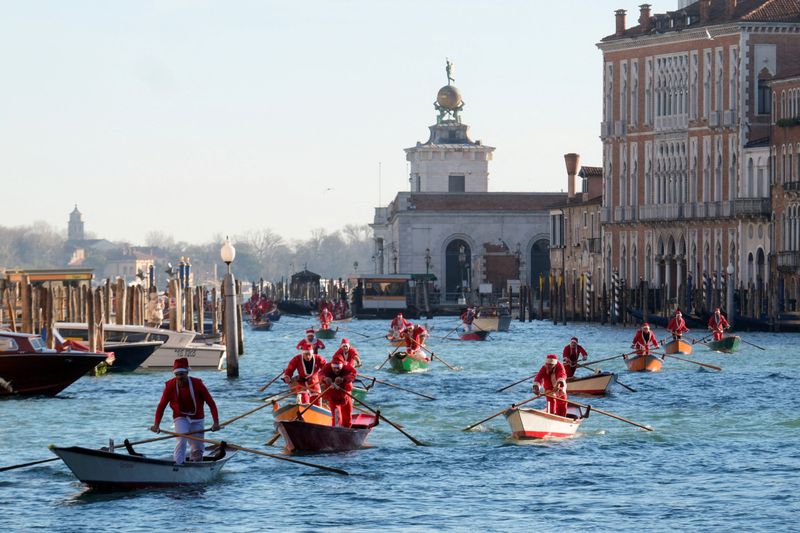 Copy of 2023-12-17T114733Z_540653751_RC2XY4ACDQKY_RTRMADP_3_CHRISTMAS-SEASON-ITALY-VENICE-1703045010885