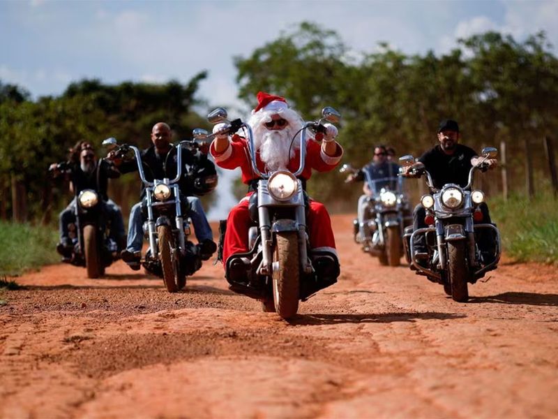 20231224 santa biker brazil