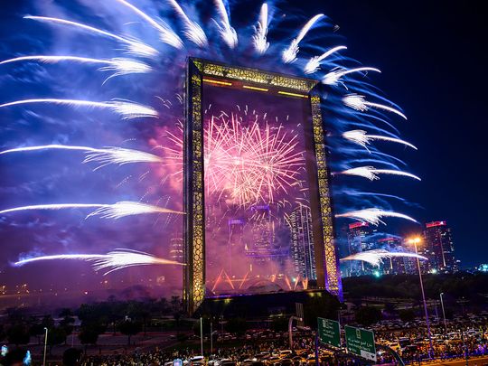 Dubai Frame fireworks / new year / 