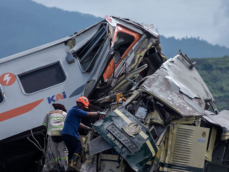 Indonesia_Train_Crash_24410--d391d
