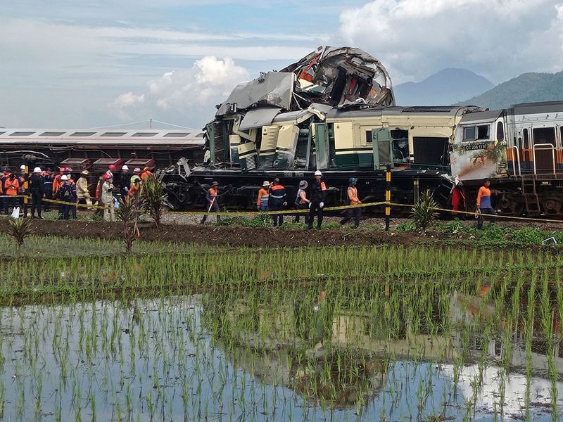 Indonesia_Train_Crash_69046--acfb7