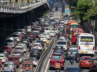 Why is the traffic so bad in Manila? How to solve it