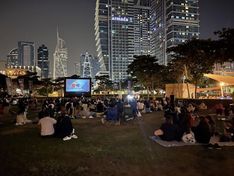 Cinema under the stars in JLT, Dubai 1