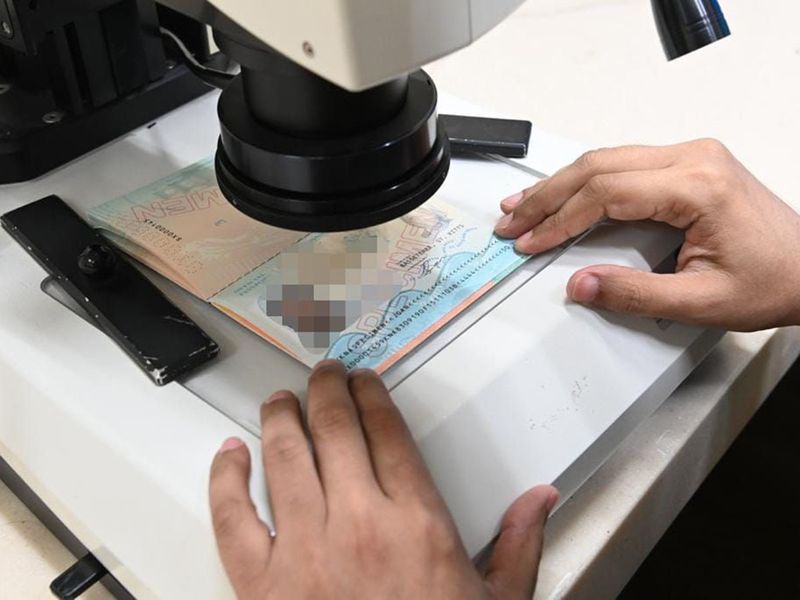 GDRFA detects  fake passports 111-1706418985701