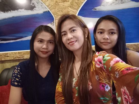 Maricris-with-her-daughters-Francine-and-Ella-1707110793144