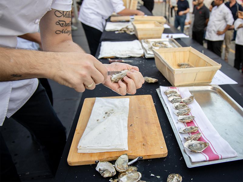 Dibba Bay Oyster shucking competition