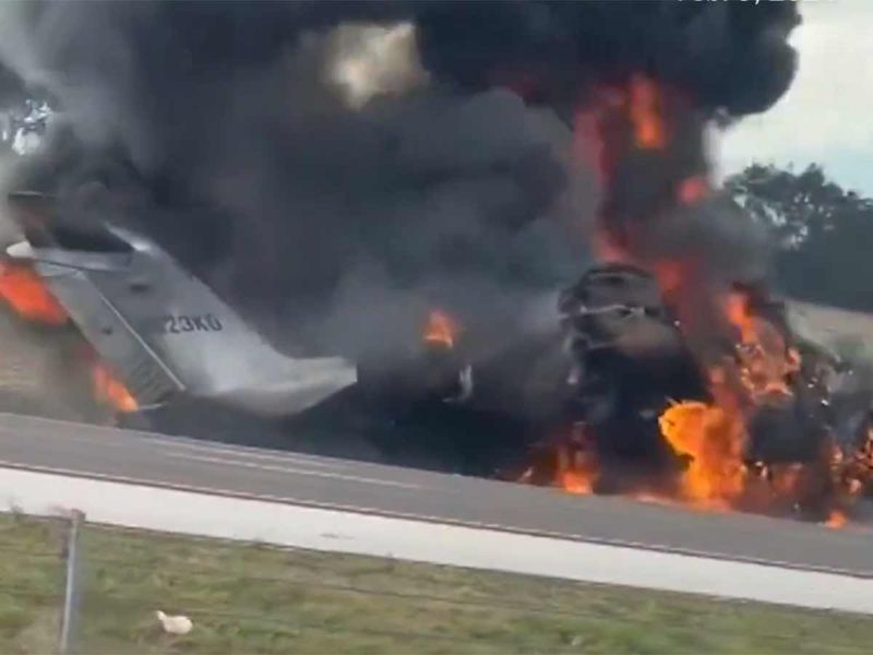 Video: 2 dead after private jet crashes onto Florida highway