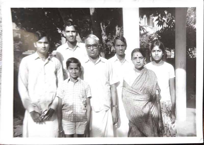 Ramesh with his family01-1711447985577