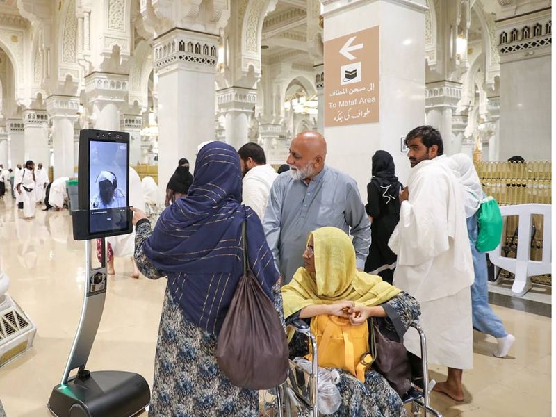 robots saudi mecca grand mosque