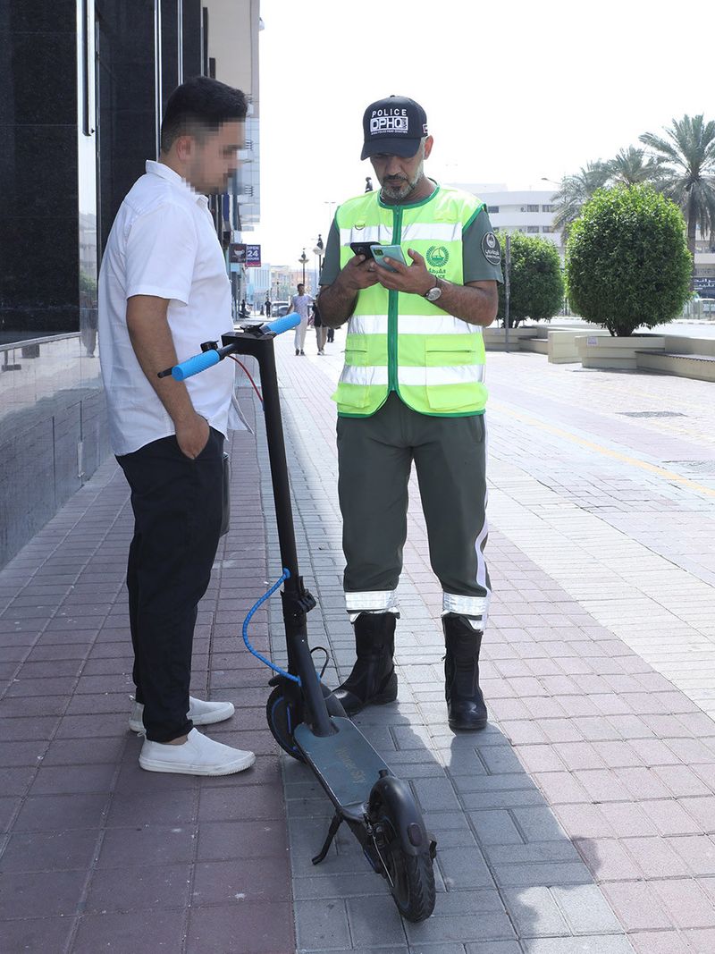 dubai-police-seize-escooters-1712137767314