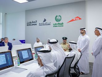 Sheikh Mansoor bin Mohammed visits RTA’s Control Centre