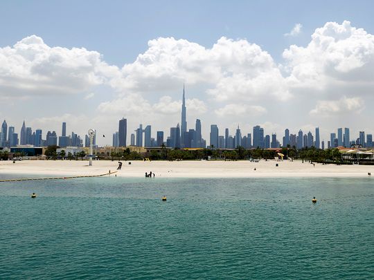 STOCK DUBAI SKYLINE / PROPERTY / WEATHER