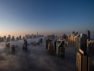 Stock-Dubai-Skyline-(Fog)