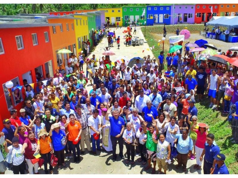 SM and its donors awarded 400 new houses in Tacloban City
