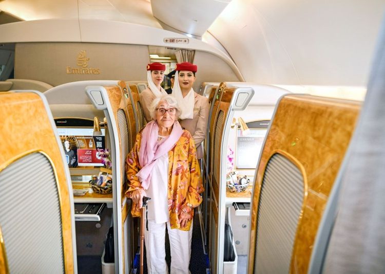 Emirates hosts 101-year-old traveller.