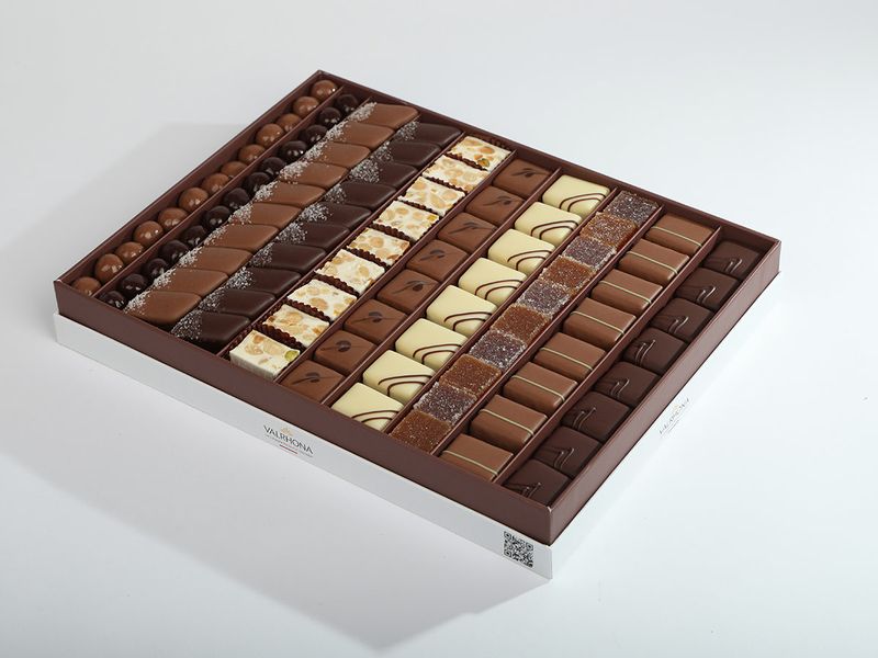 STOCK Emirates Chocolates