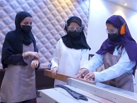 Video: Saudi girls defy stereotypes in carpentry workshop