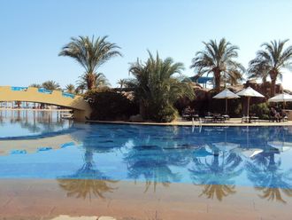 Israeli tourists, Egyptian workers hurt in hotel brawl