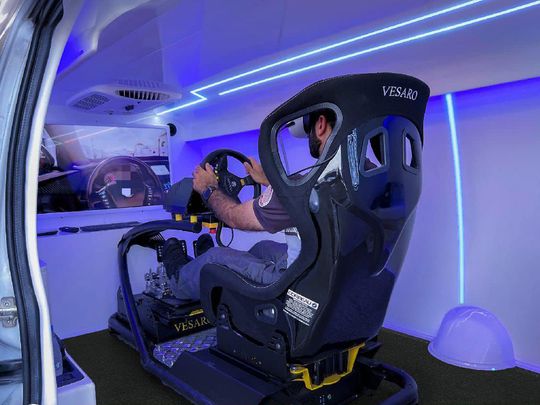 pic-from-ad-police-about-virtual-driving-simulator-promoting-safe-driving-1726120494385