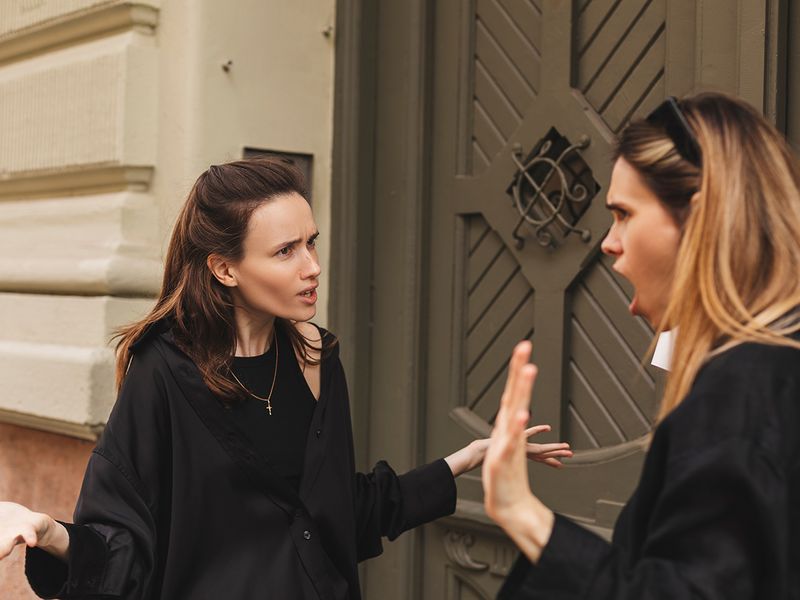 Women fighting