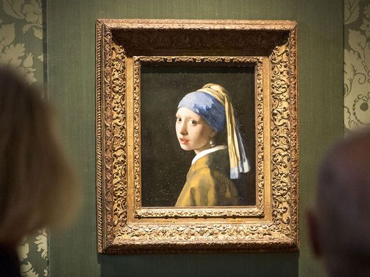 STOCK Girl with a Pearl Earring