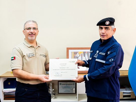 paramedic-Rabi-Farouk-Masarwa-honoured-by-Brigadier-Mohsen-Saeed-Al-Mansouri-1728393471604