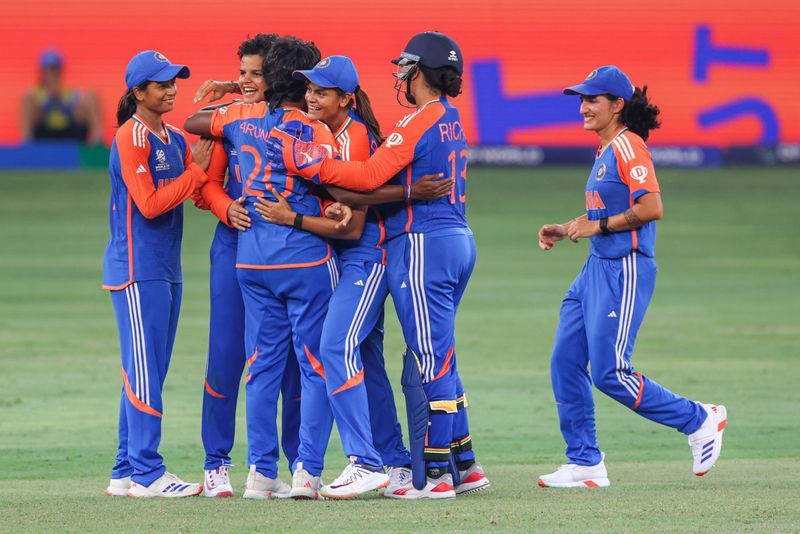 SPO 241009 WWC India VS Sri Lanka Bowling VSAKLANI-3-1728498400327