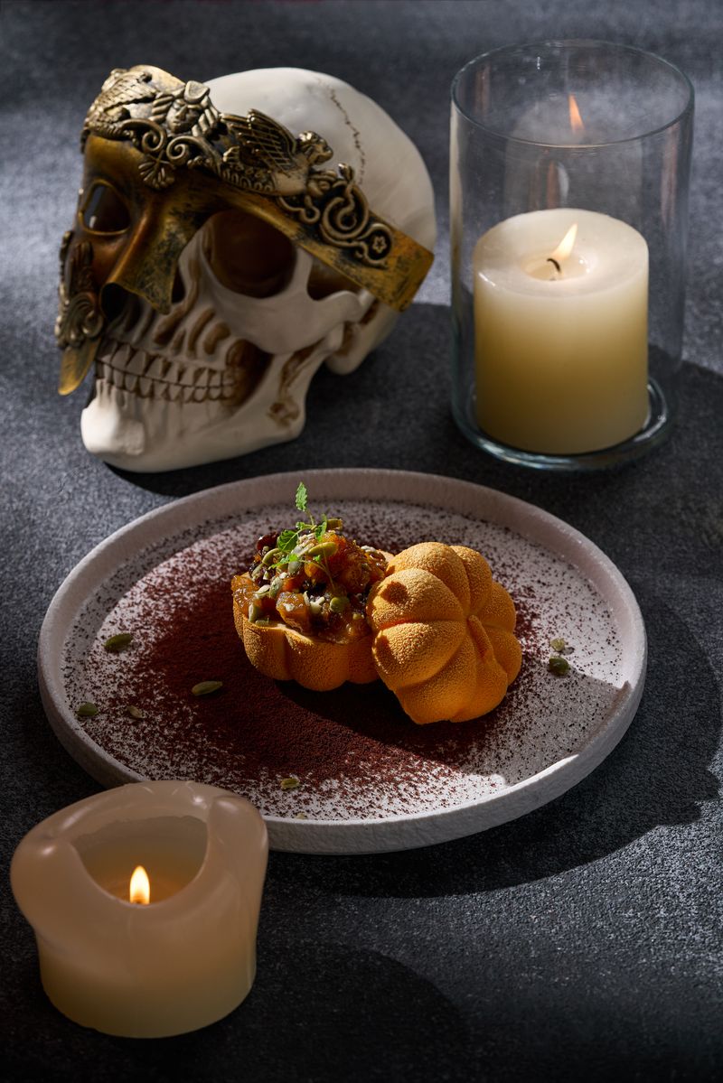 Semifrío de calabaza - COYA Dubai Halloween Dessert