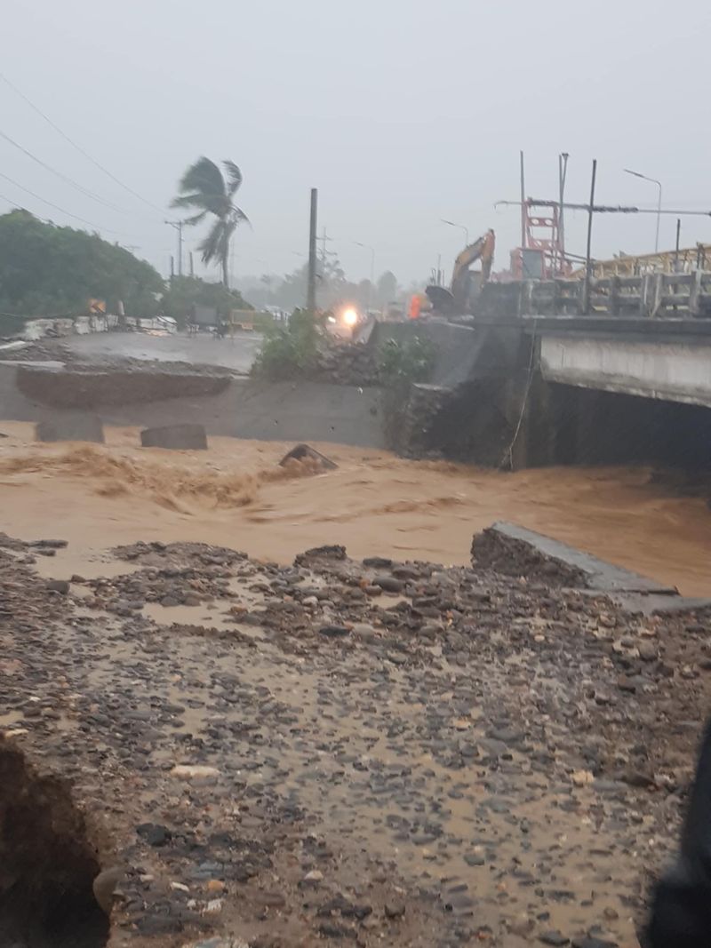 A bridge collapses in the province of Albay, Philippines 