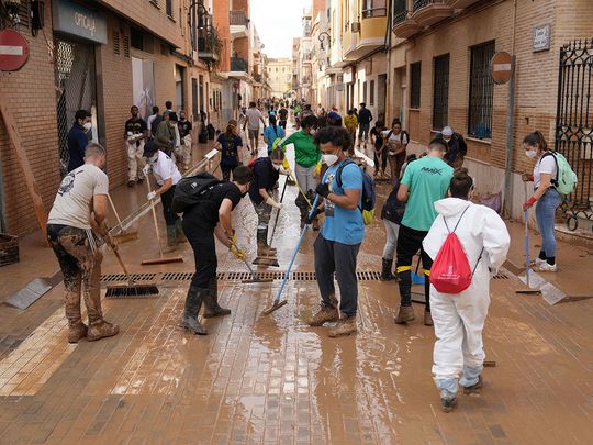 Spain floods - volunteers