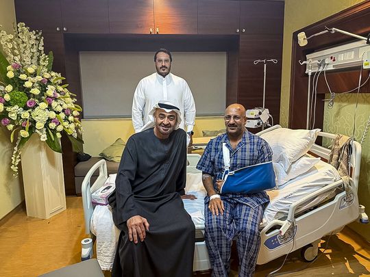 UAE President visits Tariq Muhammad Abdullah Saleh at Zayed Military Hospital