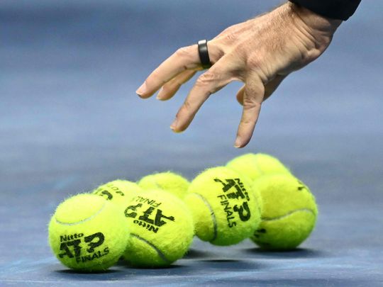 New balls, please, plead top men’s tennis players