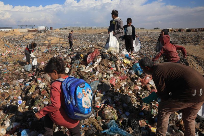 gaza garbage-1732029590081