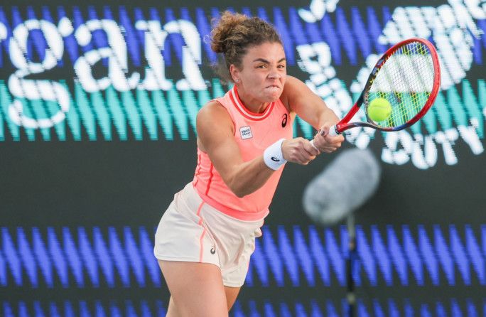 Jasmine Paolini defeated qualifier Anna Kalinskaya to win her first WTA 1000 title at the 2024 Dubai Duty Free Tennis Championships-1734340582795