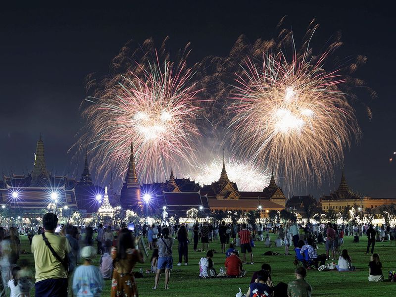 2023-12-31T171155Z_1458564703_RC2H85AAU700_RTRMADP_3_NEW-YEAR-THAILAND-FIREWORKS-(Read-Only)