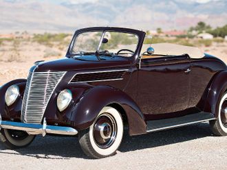 1937 Ford V8 Deluxe Roadster